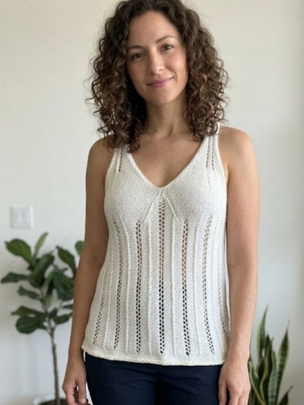 Abercrombie & Fitch Pointelle Open-Knit Sweater Tank Top. Size XL